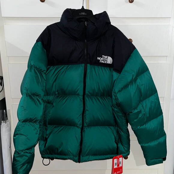 NWT North Face Nuptse Puffer in Evergreen Mens L